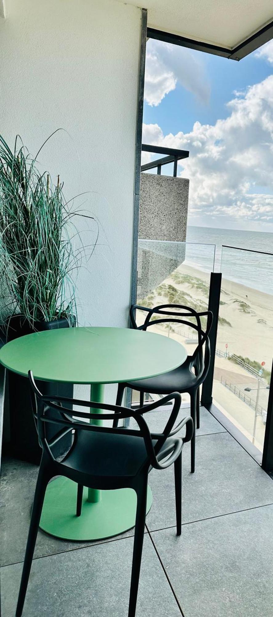 Middelkerke Volledig gerenoveerd appartement met zeezicht Buitenkant foto